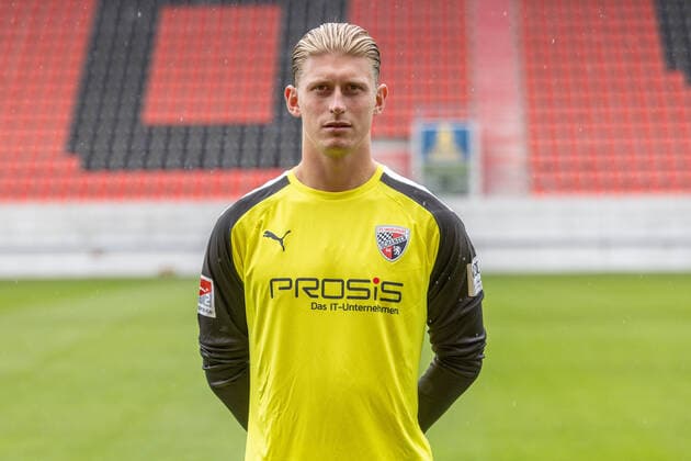 Goalkeeper Robert Jendrusch 1, FCI FC Ingolstadt 04 2 BL, Porträttermin 2021 2022 2 Bundesliga FC Ingolstadt 04 season 2021 2022