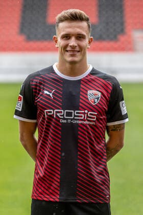 Dennis Eckert Ayensa 7, FCI FC Ingolstadt 04 2 BL, Porträttermin 2021 2022 2 Bundesliga FC Ingolstadt 04 season 2021 2022