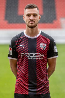 Maximilian Wolfram 8, FCI FC Ingolstadt 04 2 BL, Porträttermin 2021 2022 2 Bundesliga FC Ingolstadt 04 season 2021 2022