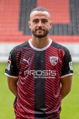 Fatih Kaya 9, FCI FC Ingolstadt 04 2 BL, Porträttermin 2021 2022 2 Bundesliga FC Ingolstadt 04 season 2021 2022