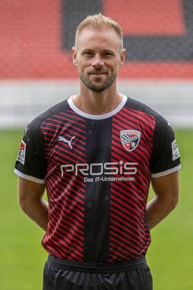 Maximilian Beister 11, FCI FC Ingolstadt 04 2 BL, Porträttermin 2021 2022 2 Bundesliga FC Ingolstadt 04 season 2021 2022