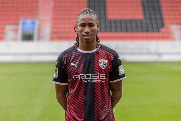 Caniggia Ginola Elva 14, FCI FC Ingolstadt 04 2 BL, Porträttermin 2021 2022 2 Bundesliga FC Ingolstadt 04 season 2021 2022