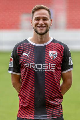 Michael Heinloth 17, FCI FC Ingolstadt 04 2 BL, Porträttermin 2021 2022 2 Bundesliga FC Ingolstadt 04 season 2021 2022