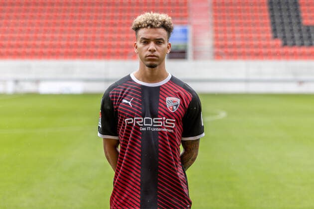 Hawkins Jaren 20 FCI FC Ingolstadt 04 2 BL, Porträttermin 2021 2022 2 Bundesliga FC Ingolstadt 04 season 2021 2022