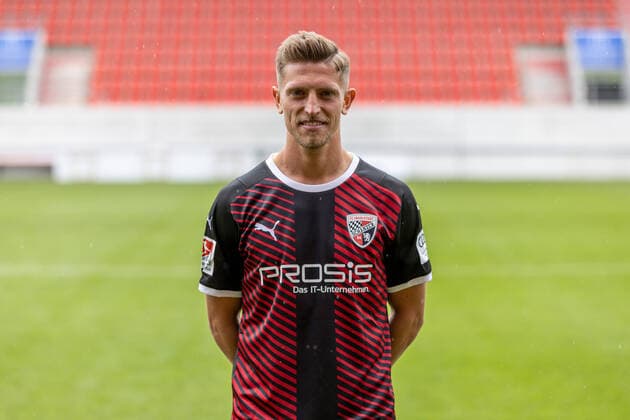 Jan Hendrik Marx 26, FCI FC Ingolstadt 04 2 BL, Porträttermin 2021 2022 2 Bundesliga FC Ingolstadt 04 season 2021 2022