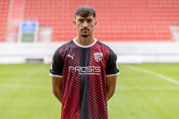 Arian Llugiqi 29, FCI FC Ingolstadt 04 2 BL, Porträttermin 2021 2022 2 Bundesliga FC Ingolstadt 04 season 2021 2022