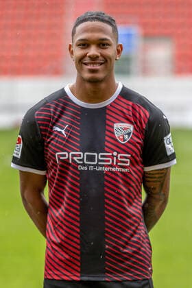 Justin Butler 31, FCI FC Ingolstadt 04 2 BL, Porträttermin 2021 2022 2 Bundesliga FC Ingolstadt 04 season 2021 2022