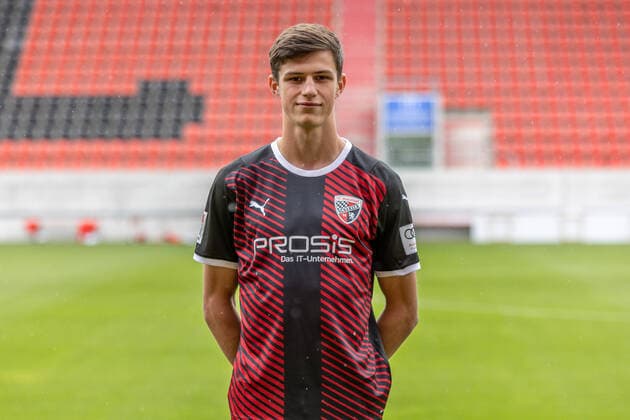 Merlin Röhl 34, FCI FC Ingolstadt 04 2 BL, Porträttermin 2021 2022 2 Bundesliga FC Ingolstadt 04 season 2021 2022