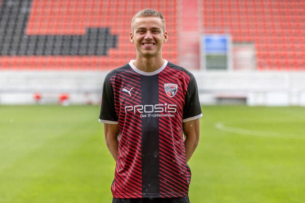Filip Bilbija 35, FCI FC Ingolstadt 04 2 BL, Porträttermin 2021 2022 2 Bundesliga FC Ingolstadt 04 season 2021 2022