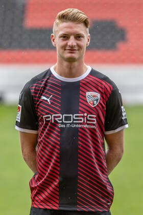 Maximilian Neuberger 38, FCI FC Ingolstadt 04 2 BL, Porträttermin 2021 2022 2 Bundesliga FC Ingolstadt 04 season 2021 2022
