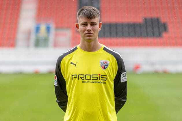 Goalkeeper Markus Ponath 40, FCI FC Ingolstadt 04 2 BL, Porträttermin 2021 2022 2 Bundesliga FC Ingolstadt 04 season 2021 2022