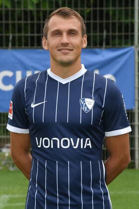 Robert Tesche VfL Bochum 1 BL, portrait date 2021 2022 Bochum North Rhine Westphalia Germany Team2