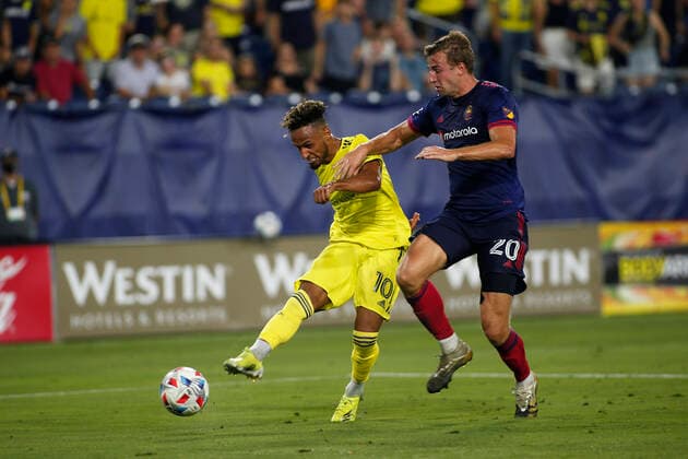 NASHVILLE, TN - JULY 08: Nashville SC midfielder Hany Mukhtar (10) takes a shot during a match between Nashville SC and Chicago Fire, July 17, 2021, at Nissan Stadium in Nashville, Tennessee. (Photo by Matthew Maxey Icon Sportswire) SOCCER: JUL 17 MLS, Fussball Herren, USA - Chicago Fire FC at Nashville SC Icon21071718