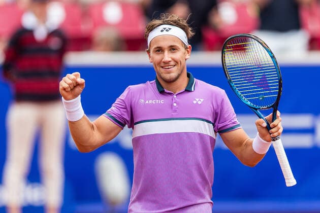 210718 Casper Ruud, Norway, cheers for victory in the singles final on day 14 of the Nordea Open on July 18, 2021 in Bastad,  Copyright: MATHILDAxAHLBERG BB210718BB527
