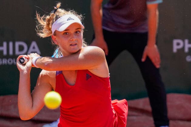 July 18, 2021, Lausanne, Vaud, Switzerland: Lausanne, VD, Switzerland: FranceÃ¢â‚¬â ¢s CLARA BUREL plays a backhand return during her singles final match against Tamara Zidansek at the Ladies Open Lausanne. Lausanne Switzerland - ZUMAs230 20210718_znp_s230_006 Copyright: xCorinexScibozx