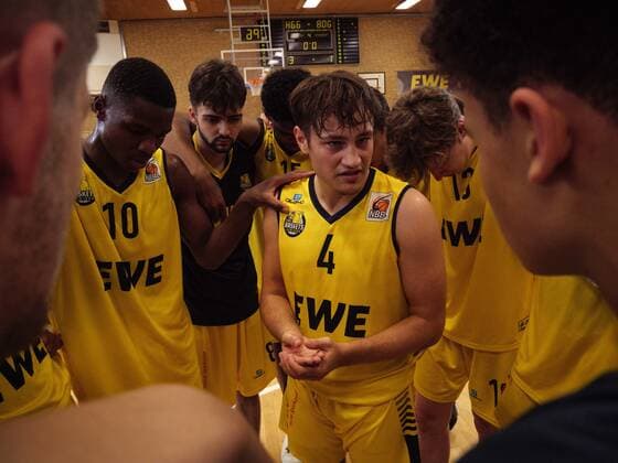 Luca Michels 4 Baskets Juniors Oldenburg gives a speech after the match EWE Baskets Juniors Oldenburger TB vs Loewen Braunschweig Basketball, NBBL, 17 07 2021, Season 2021 2022, Summer League, 5 Matchday Copyright xErikxHillmer EIBNERx EP ehr EWE Baskets Juniors Oldenburger TB vs SG Junior Löwen Braunschweig Basketball, NBBL, 17 07 2021, Season 2021 2022, Summer League, 5 Matchday Oldenburg Copyright: xErikxHillmer EIBNERx EP_ehr