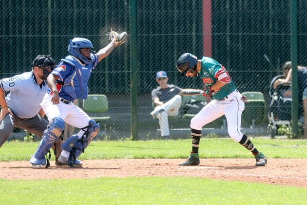 Baseballl I Men I Season 2020 2021 I 1 Bundesliga Nord I 11 12 Spieltag I Hamburg Stealers Dohren Wild Farmers I 18 07 2021 Reungelo Bechmount 4, Hamburg Stealers Henry Guerra 20, Dohren Wild Farmers Hamburg Baseballanlage Langenhorst Hamburg Germany Copyright: xLobeca RalfxHomburgx