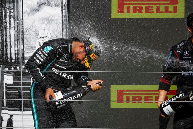 HAMILTON Lewis (gbr), Mercedes AMG F1 GP W12 E Performance, on the podium during the Formula 1 Pirelli British Grand Prix 2021, 10th round of the 2021 FIA Formula One World Championship, WM, Weltmeisterschaft from July 16 to 18, 2021 on the Silverstone Circuit, in Silverstone, United Kingdom - FORMULE 1 : Grand prix de Grande Bretagne - Course - Silverstone - 18 07 2021 DPPI PANORAMIC  _V2_5583