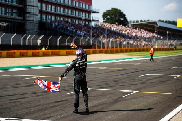 HAMILTON Lewis (gbr), Mercedes AMG F1 GP W12 E Performance, portrait celebrating his victory during the Formula 1 Pirelli British Grand Prix 2021, 10th round of the 2021 FIA Formula One World Championship, WM, Weltmeisterschaft from July 16 to 18, 2021 on the Silverstone Circuit, in Silverstone, United Kingdom - FORMULE 1 : Grand prix de Grande Bretagne - Course - Silverstone - 18 07 2021 DPPI PANORAMIC  00121021__B3_9793