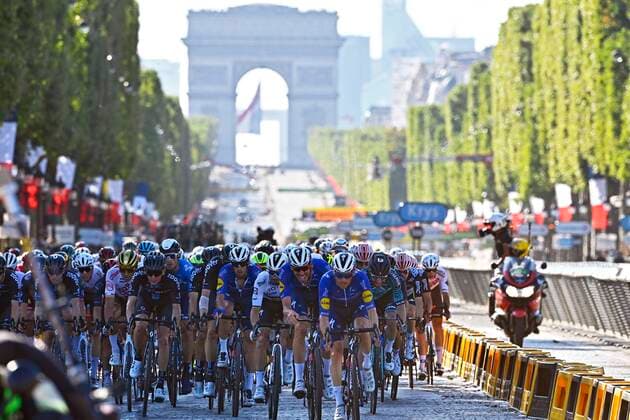 PARIS, FRANCE - JULY 18 : Illustration peloton at the Champs Elysees during stage 21 of the 108th edition of the 2021 Tour de France cycling race, the stage of 108,4 kms between Chatou and finish at the Champs Elysees in Paris. on July 18, 2021 in Paris, France, 18 07 2021 CYCLISME : Tour de France 2021 - Etape 21 - Chatou to Champs Elysees - 18 07 2021 PHOTONEWS PANORAMIC 