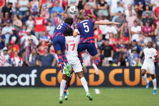 KANSAS CITY, KS - JULY 18: Canada forward Cyle Larin (17) battles with United States midfielder Gianluca Busio (6) and defender Walker Zimmerman (5) in action during the CONCACAF Gold Cup Group B match between the United States and Canada on July 18, 2021 at Children s Mercy Park in Kansas City, KS. (Photo by Robin Alam Icon Sportswire) SOCCER: JUL 18 Concacaf Gold Cup - USA v Canada Icon164210718014