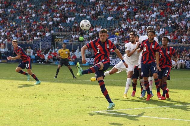 KANSAS CITY, KS - JULY 18: United States defender Sam Vines (3) clears the ball during a corner kick in added time of the second half of a Concacaf Gold Cup match between Canada and the United States on Jul 18, 2021 at Children s Mercy Park in Kansas City, KS. (Photo by Scott Winters Icon Sportswire) SOCCER: JUL 18 Concacaf Gold Cup - USA v Canada Icon2107180301
