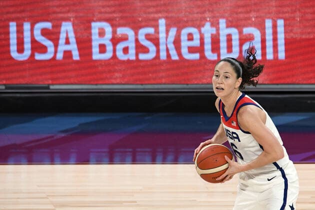July 18, 2021 - Las Vegas, Nevada, U.S. - USAs Sue Bird looks to pass the ball against Nigeria during a pre-Olympic exhibition basketball game July 18, 2021, in Las Vegas. Las Vegas USA - ZUMAbk3_ 20210718_zaf_bk3_002 Copyright: xDavidxBeckerx