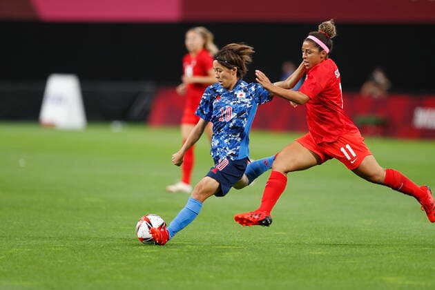 (L-R) Mana Iwabuchi (JPN), Desiree Scott (CAN), JULY 21, 2021 - Football Soccer : Tokyo 2020 Olympic Games, Olympische Spiele, Olympia, OS Women s football 1st round group E match between Japan 1-1 Canada at the Sapporo Dome in Sapporo, Japan. Noxthirdxpartyxsales  (0126600533st)