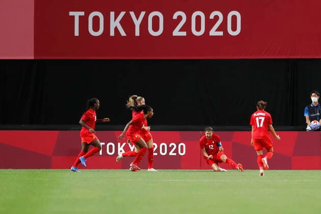 Canada team group, Mannschaftsbild, Totale (CAN), JULY 21, 2021 - Football Soccer : Canada team group celebrate after Sinclair goal during Tokyo 2020 Olympic Games, Olympische Spiele, Olympia, OS Women s football 1st round group E match between Japan 1-1 Canada at the Sapporo Dome in Sapporo, Japan. Noxthirdxpartyxsales  (0126600502st)