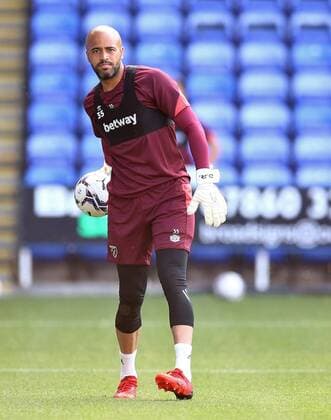 Fußball, England, Premier League, West Ham United, Ganzkörper, Saison 2021 2022 Mandatory Credit: Photo by Michael Zemanek Shutterstock (12223404at) Darren Randolph of West Ham United Reading v West Ham United, Pre-season Friendly, Football, Select Car Leasing Stadium, Reading, UK - 21 July 2021 EDITORIAL USE ONLY No use with unauthorised audio, video, data, fixture lists, club league logos or live services. Online in-match use limited to 120 images, no video emulation. No use in betting, games or single club league player publications. Reading v West Ham United, Pre-season Friendly, Football, Select Car Leasing Stadium, Reading, UK - 21 July 2021 EDITORIAL USE ONLY No use with unauthorised audio, video, data, fixture lists, club league logos or live services. Online in-match use limited to 120 images, no video emulation. No use in betting, games or single club league player publications. Copyright: xMichaelxZemanek Shutterstockx 12223404at