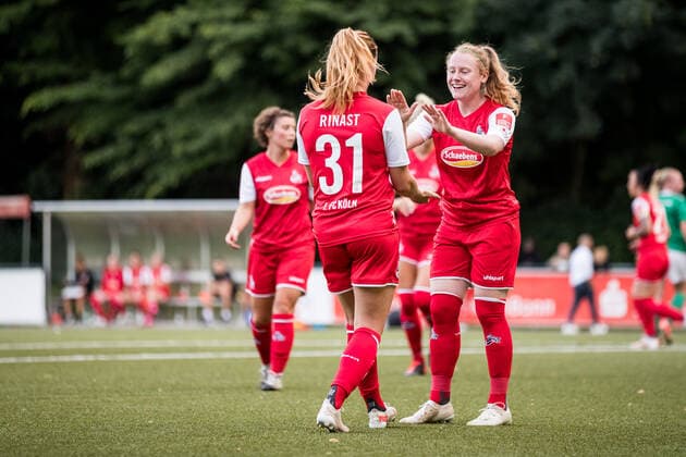 Test match 1 FC Koeln Vorwaerts SpoHo 21 07 2021 Goal celebrations Rachel Rinast 31, 1 FC Koeln , Amber Barrett 22, 1 FC Koeln Test match 1 FC Koeln Vorwaerts SpoHo, Koeln, Geissbockheim DFL REGULATIONS PROHIBIT ANY USE OF PHOTOGRAPHS AS IMAGE SEQUENCES AND OR QUASI VIDEO Copyright: xBEAUTIFULxSPORTS Wunderlx
