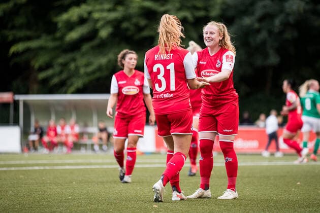 Test match 1 FC Koeln Vorwaerts SpoHo 21 07 2021 Goal celebrations Rachel Rinast 31, 1 FC Koeln , Amber Barrett 22, 1 FC Koeln Test match 1 FC Koeln Vorwaerts SpoHo, Koeln, Geissbockheim DFL REGULATIONS PROHIBIT ANY USE OF PHOTOGRAPHS AS IMAGE SEQUENCES AND OR QUASI VIDEO Copyright: xBEAUTIFULxSPORTS Wunderlx