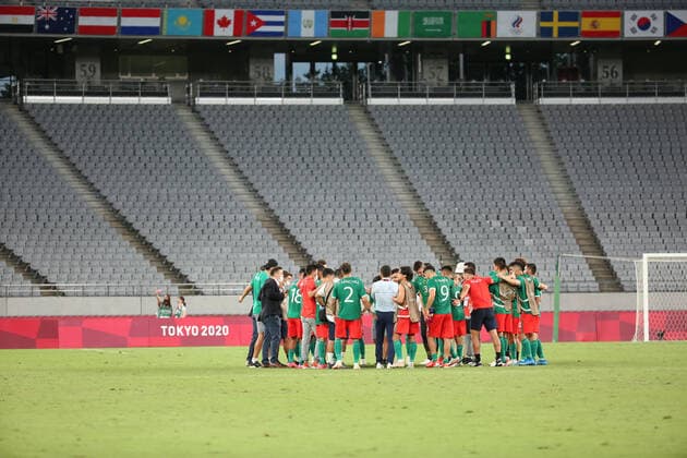 July 22, 2021, Chofu, Tokyo, Japan: Team Mexico celebrate their victory by a score of 4-1 against France during the Group A Pool Game of the Men s Football tournament at the Tokyo Stadium on July 22nd 2021 in Tokyo, Japan Chofu Japan - ZUMAc179 20210722_zep_c179_061 Copyright: xMickaelxChavetx