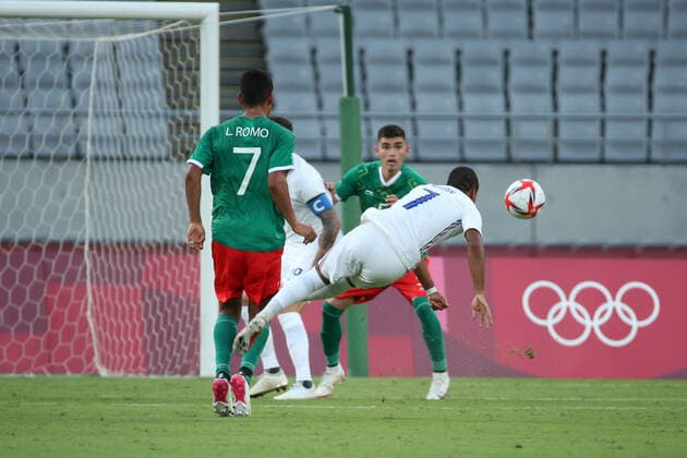 July 22, 2021, Chofu, Tokyo, Japan: Arnaud NORDIN of France attempts a shotduring the Group A Pool Game of the Men s Football tournament at the Tokyo Stadium on July 22nd 2021 in Tokyo, Japan Chofu Japan - ZUMAc179 20210722_zep_c179_068 Copyright: xMickaelxChavetx
