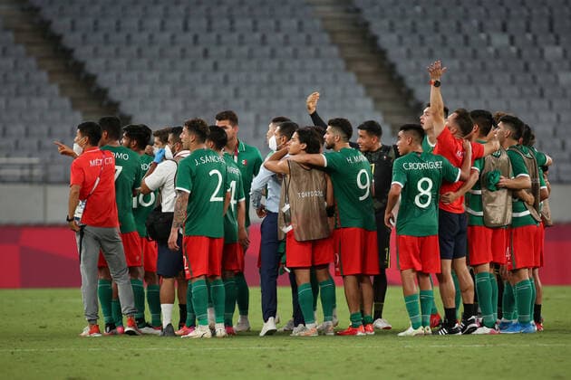 July 22, 2021, Chofu, Tokyo, Japan: Team Mexico celebrate their victory by a score of 4-1 against France during the Group A Pool Game of the Men s Football tournament at the Tokyo Stadium on July 22nd 2021 in Tokyo, Japan Chofu Japan - ZUMAc179 20210722_zep_c179_072 Copyright: xMickaelxChavetx