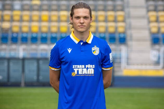 Jena , 220721 , Football Regionalliga , FC Carl Zeiss Jena , Appointment appointment , Portraits in the picture Leon Bürger
