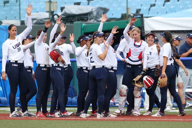 United States team group, Mannschaftsbild, Totale (USA), JULY 22, 2021 - Softball : Opening Round match between United States - Canada during the Tokyo 2020 Olympic Games, Olympische Spiele, Olympia, OS at the Fukushima Azuma Baseball Stadium in Fukushima, Japan. Noxthirdxpartyxsales  (165162440)