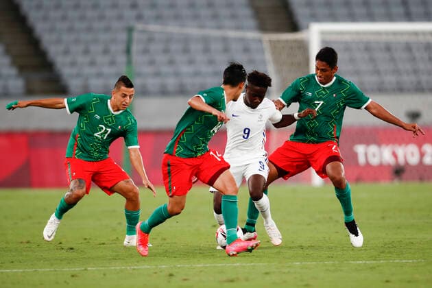 July 22, 2021, Tokyo, Japan: NATHANAEL MBUKU (9) of France in action against ROBERTO ALVARADO (21) and LUIS ROMO (7) of Mexico during a men s soccer game between Mexico and France at the Tokyo Stadium for the Tokyo 2020, Olympic Games, Olympische Spiele, Olympia, OS Mexico won the match 4-1. Tokyo Japan - ZUMAm191 20210722_zap_m191_020 Copyright: xRodrigoxReyesxMarinx