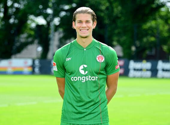 Football goalkeeper Dennis Smarsch Hamburg, 08 07 2021, football, FC St Pauli, photo opportunity 2021 Hamburg Poolfoto WITTERS ,EDITORIAL USE ONLY