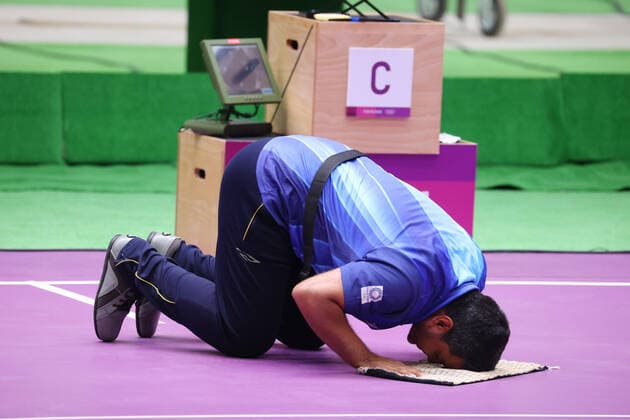 Bilder des Jahres 2021, Sport 07. Juli Tokio 2020 im Jahr 2021, Rückblick: Olympische Highlights Sport Themen der Woche KW29 FOROUGHI Javad (IRI), JULY 24, 2021 - Shooting - Rifle : Men s 10m Air Pistol Final during the Tokyo 2020 Olympic Games, Olympische Spiele, Olympia, OS at the Asaka Shooting Range in Tokyo, Japan. Noxthirdxpartyxsales  (165309050)