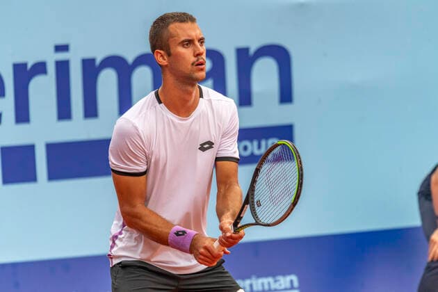 Switzerland: Semi-final of the Gstaad Swiss Open ATP, Tennis Herren Tour 250 Series tournament Gstaad Switzerland, 07 24 2021: Laslo Djere of Serbia is in action during the Gstaad Swiss Open ATP Tour 250 Series 2021 tournament final Gstaad Roy Emerson Arena Switzerland Canton of Bern Copyright: EricxDubost