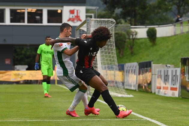 Football, Men, 2021 2022 season, Test match in Imst Austria , 1 FC Union Berlin OGC Nice, v l Pawel Wszolek 1 FC Union Berlin , Bonfim Dante OGC Nice , 24 07 2021, Copyright: xMatthiasxKochx