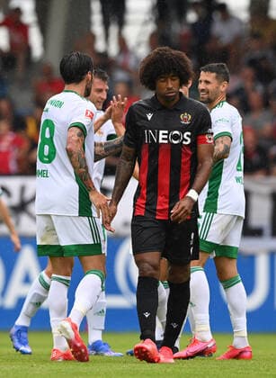 Football, Men, 2021 2022 season, Test match in Imst Austria , 1 FC Union Berlin OGC Nice, f l Christopher Trimmel 1 FC Union , Bonfim Dante OGC Nice , Pawel Wszolek 1 FC Union Berlin after the goal to 1 0 for Union by Rani Khedira not in picture, 1 FC Union Berlin , 24 07 2021, Copyright: xMatthiasxKochx