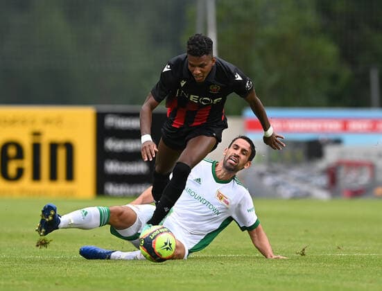 Football, Men, 2021 2022 season, Test match in Imst Austria , 1 FC Union Berlin OGC Nice, in front Hicham Boudaoui OGC Nice , Rani Khedira 1 FC Union Berlin , 24 07 2021, Copyright: xMatthiasxKochx