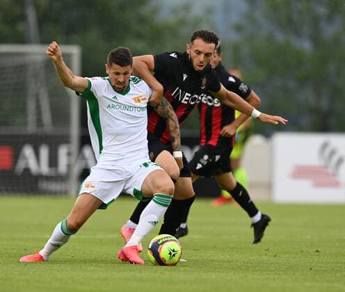 Football, Men, 2021 2022 season, Test match in Imst Austria , 1 FC Union Berlin OGC Nice, v l Pawel Wszolek 1 FC Union Berlin , Alexis Claude Maurice OGC Nice , 24 07 2021, Copyright: xMatthiasxKochx