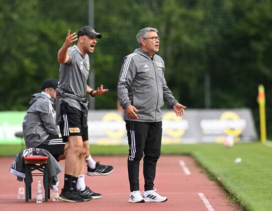 Football, Men, 2021 2022 season, Test match in Imst Austria , 1 FC Union Berlin OGC Nice 2 0 , v l Co coach Markus Hoffmann 1 FC Union , coach Urs Fischer 1 FC Union , 24 07 2021, Copyright: xMatthiasxKochx