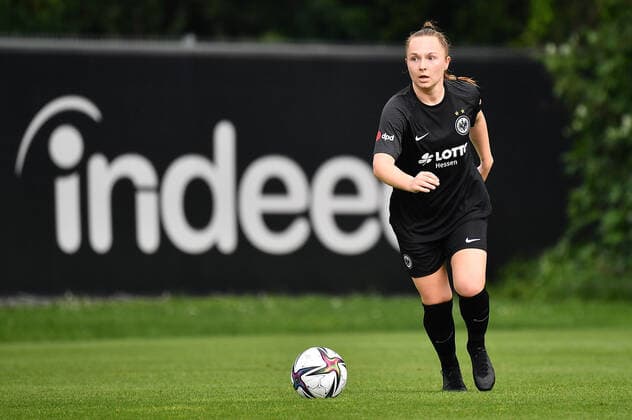 24 07 2021, xjhx, football test match, Eintracht Frankfurt women FC Carl Zeiss Jena emspor, v l Madeleine Steck Eintracht Frankfurt women FREISTELLER DFL DFB REGULATES PROHIBIT ANY USE OF PHOTOGRAPHS as IMAGE SEQUENCES and or QUASI VIDEO Frankfurt am Main