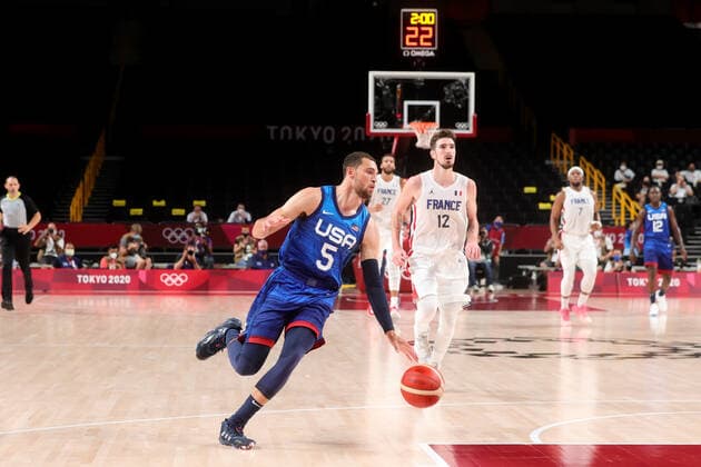 TOKYO, JAPAN - JULY 25: Zachary Lavine of Team United States controls the ball during the Men s Basketball Preliminary Round Group A - Match 4 between France and USA on Day 2 of the Tokyo 2020 Olympic Games, Olympische Spiele, Olympia, OS at Saitama Super Arena on July 25, 2021 in Tokyo, Japan. (Photo by Pete Dovgan Speed Media Icon Sportswire) OLYMPICS: JUL 25 Olympics Tokyo 2020 Icon2107250244