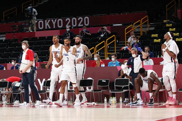 Tokio 2020 im Jahr 2021, Basketball, Herren, Frankreich - USA July 25, 2021, Saitama, Tokyo, Japan: Team France reacts after winning their Men s Preliminary Round Group A Game against the United States 83-76 at the Saitama Super Arena on July 25th 2021 in Saitama, Japan Saitama Japan - ZUMAc179 20210725_zep_c179_099 Copyright: xMickaelxChavetx