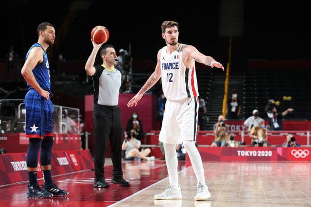 Tokio 2020 im Jahr 2021, Basketball, Herren, Frankreich - USA July 25, 2021, Saitama, Tokyo, Japan: Nando de COLO of France organises his teammates during Men s Preliminary Round Group A Game between France and the United States at the Saitama Super Arena on July 25th 2021 in Saitama, Japan Saitama Japan - ZUMAc179 20210725_zep_c179_116 Copyright: xMickaelxChavetx